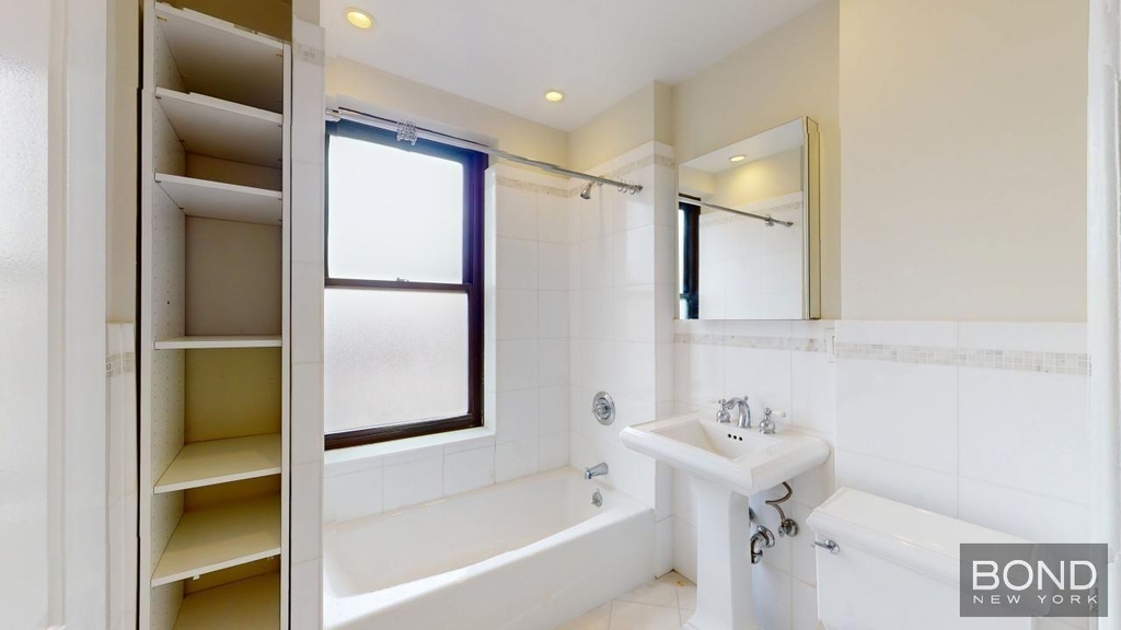 Second Avenue - Photo 9