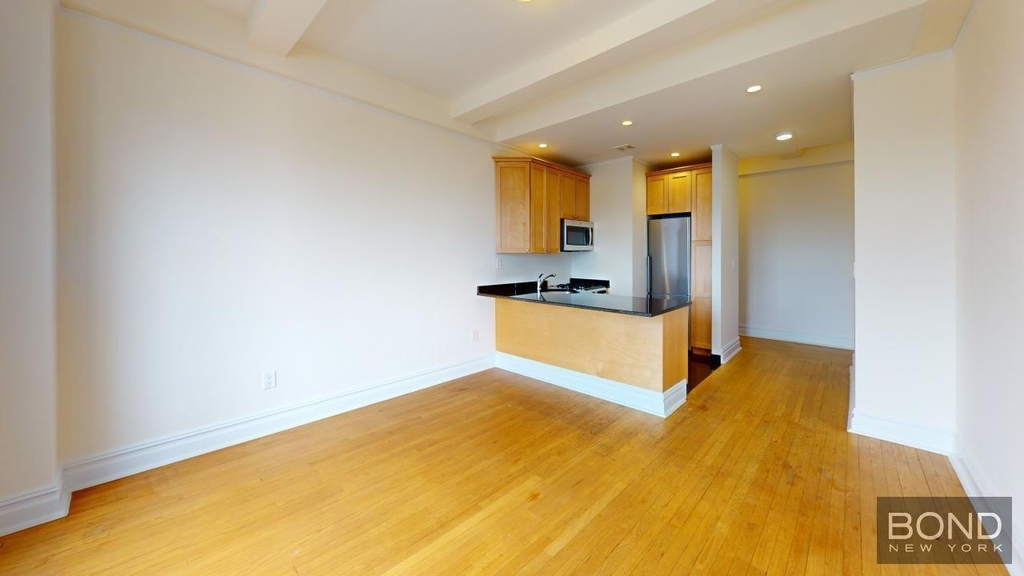 Second Avenue - Photo 12