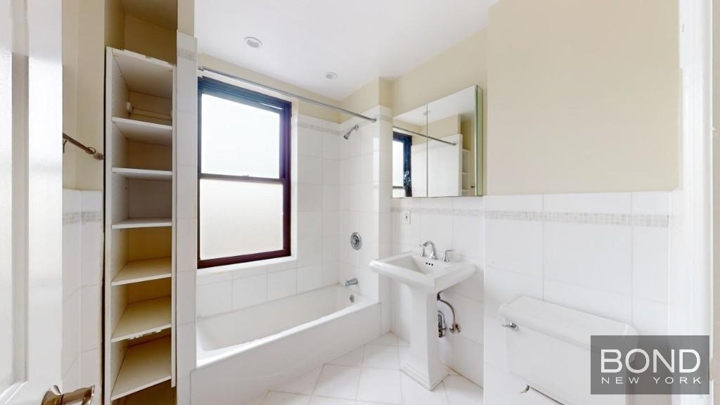 Second Avenue - Photo 16