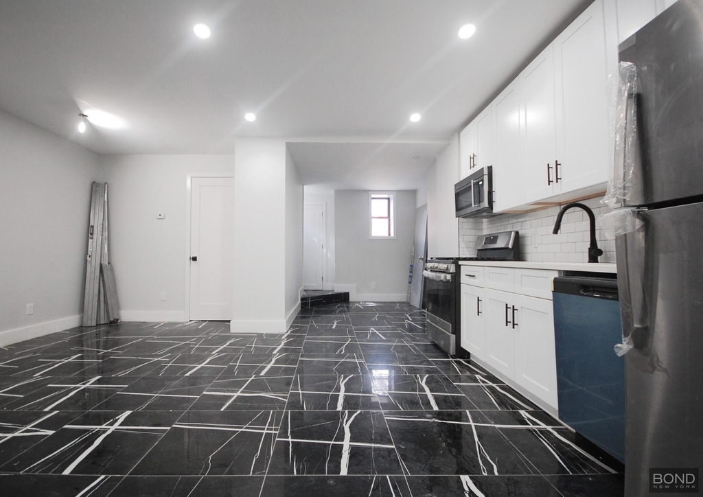 49 East 56th Street - Photo 1