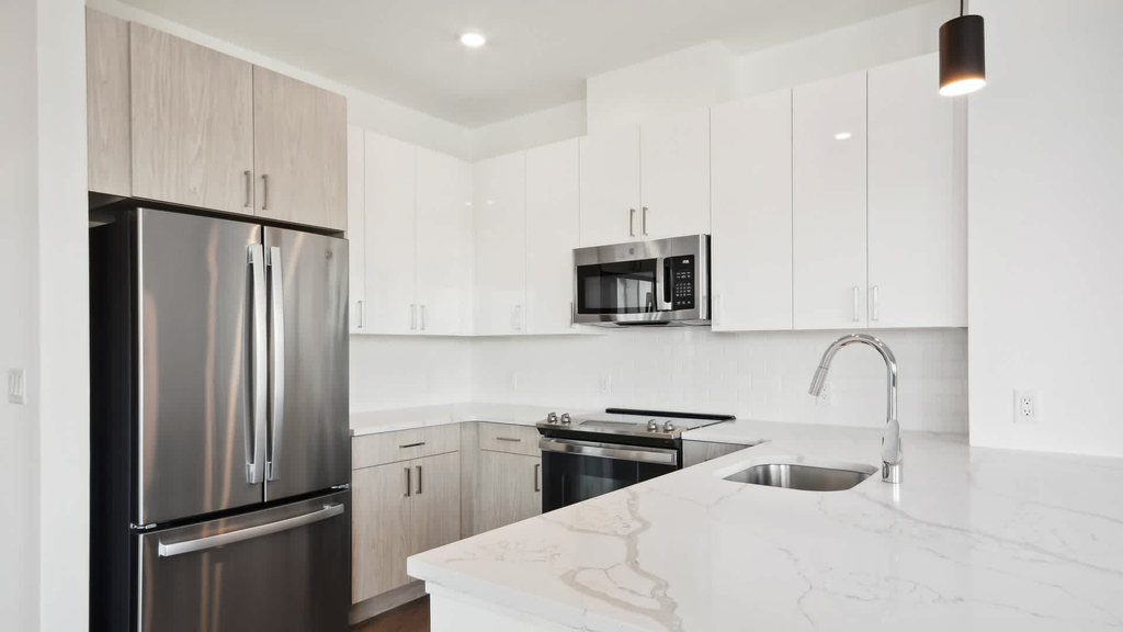 655 Washington Street - Photo 8