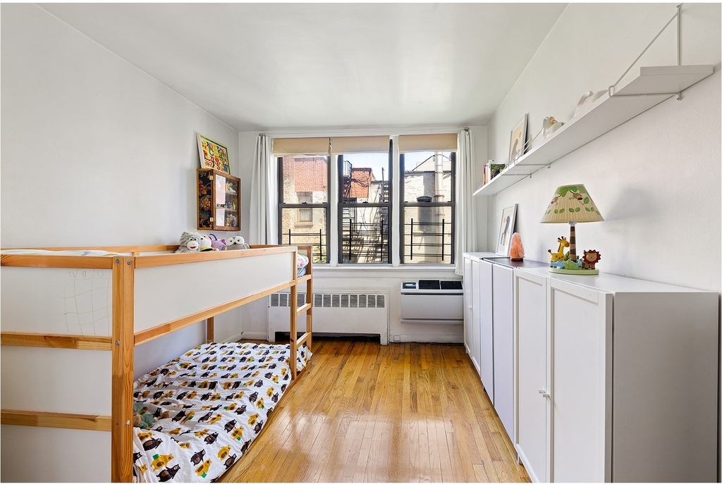 439 E 88th St - Photo 5