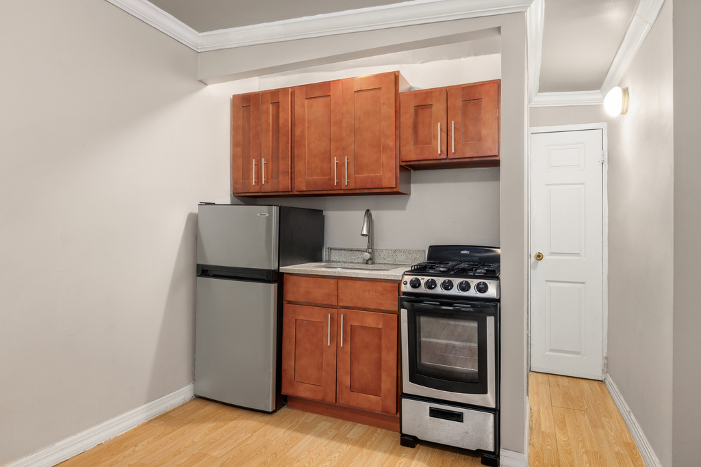 222 First Ave - Photo 2