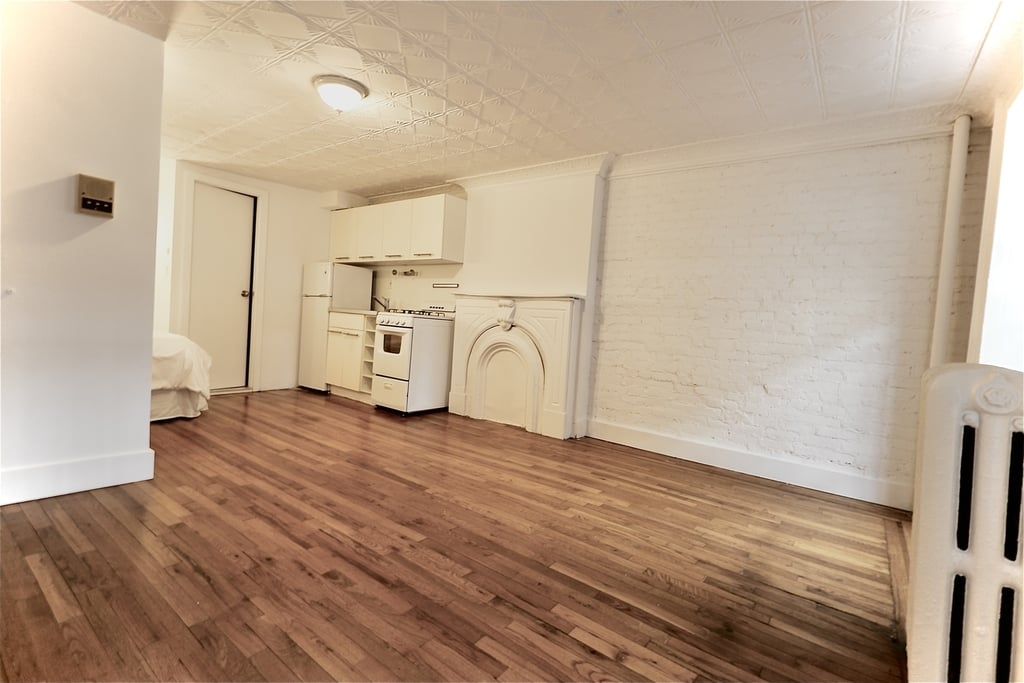 182 Garfield Pl - Photo 1