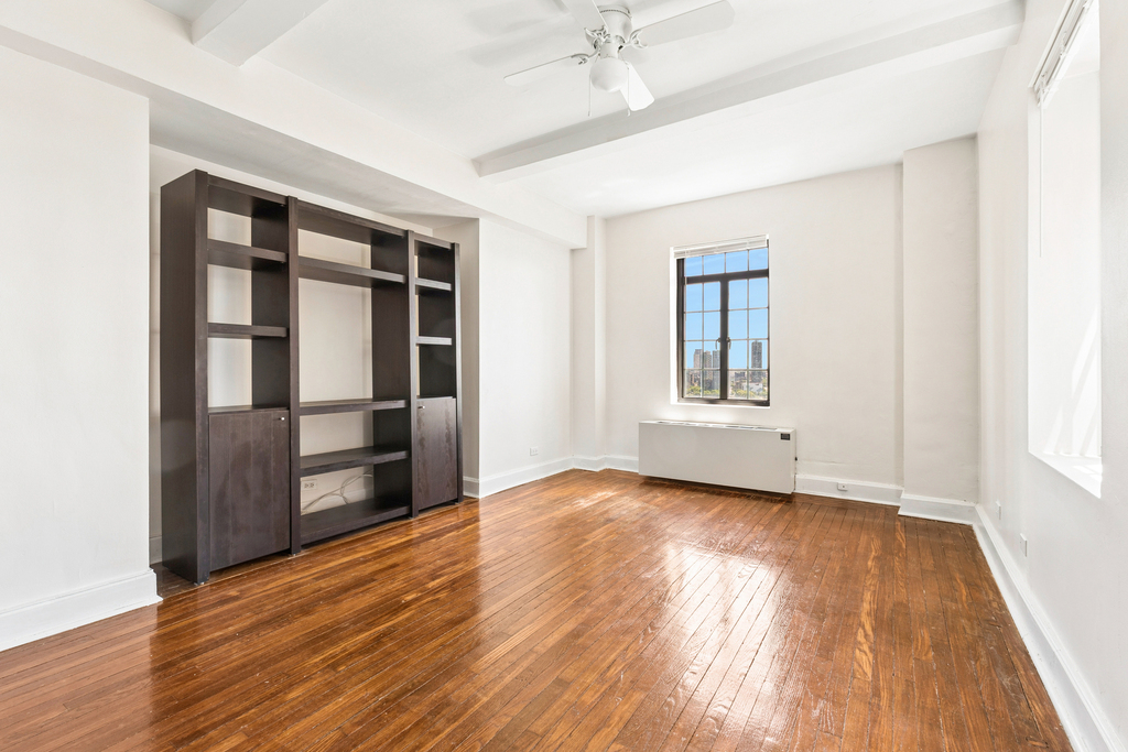 5  Tudor City Pl - Photo 1
