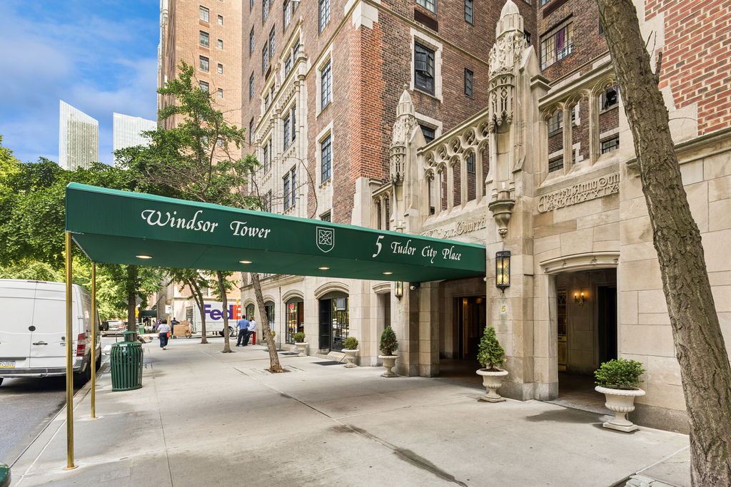 5  Tudor City Pl - Photo 5