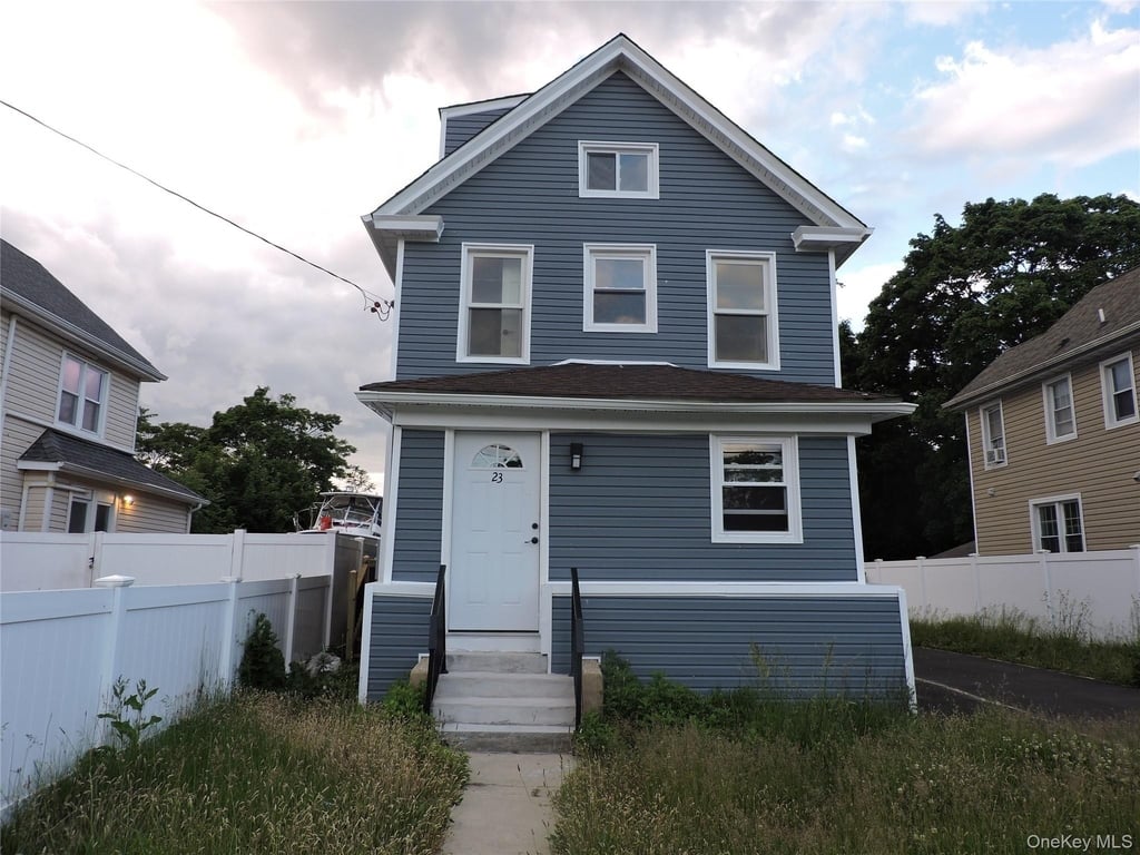 23 Maple Avenue - Photo 0