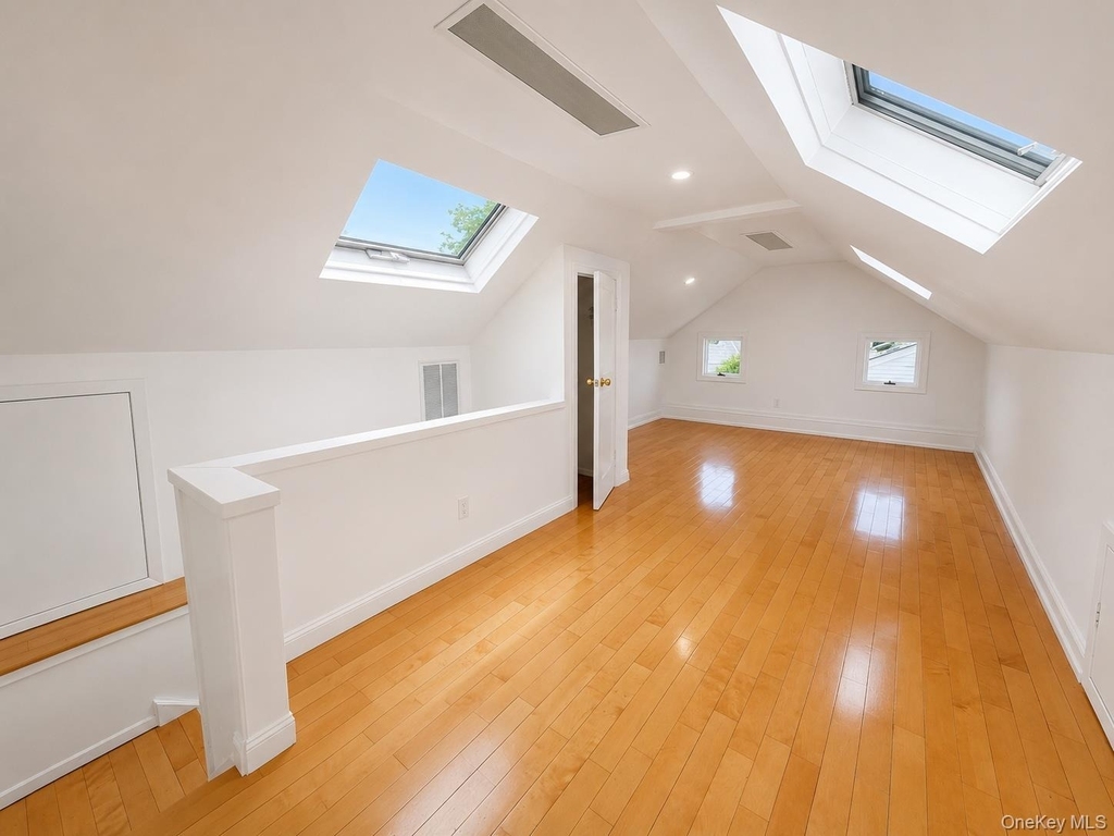 1463 Hewlett Avenue - Photo 7