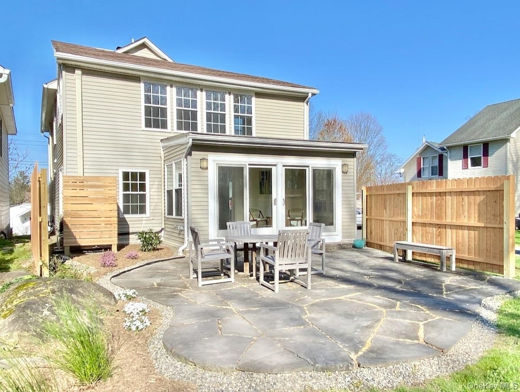 32 Oak Street - Photo 0
