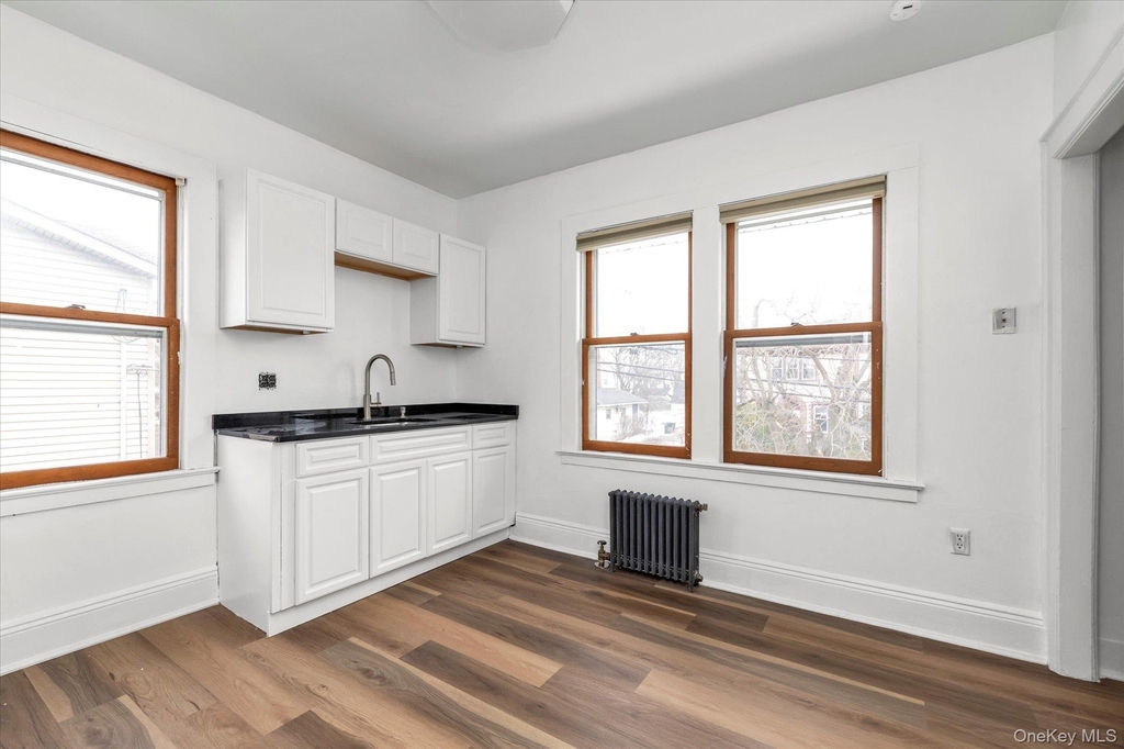 23 Thompson Place - Photo 2