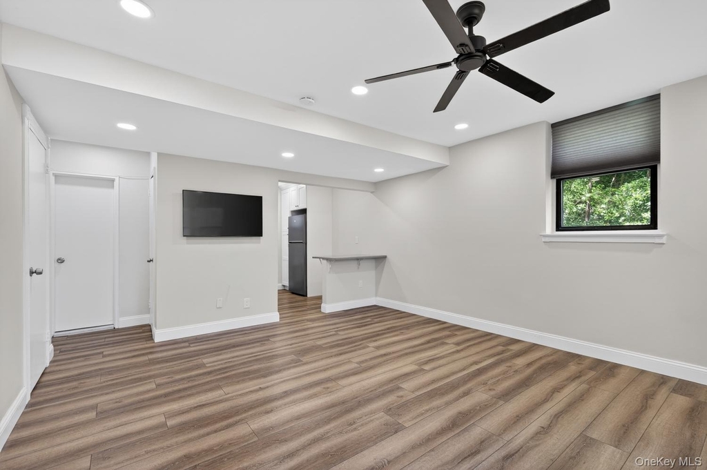 319 Main Street - Photo 11