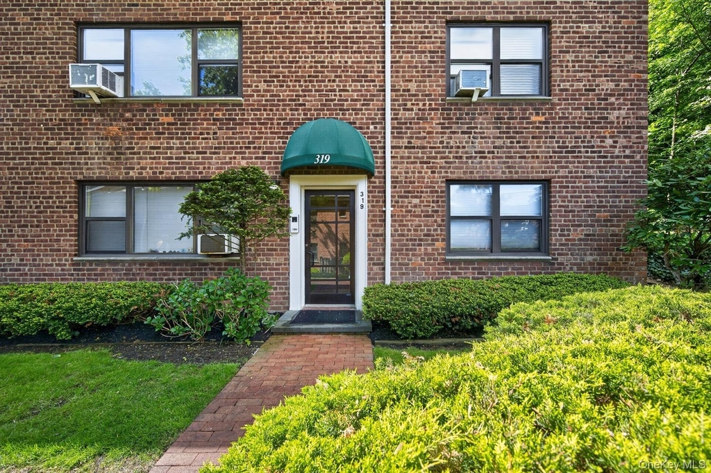 319 Main Street - Photo 0