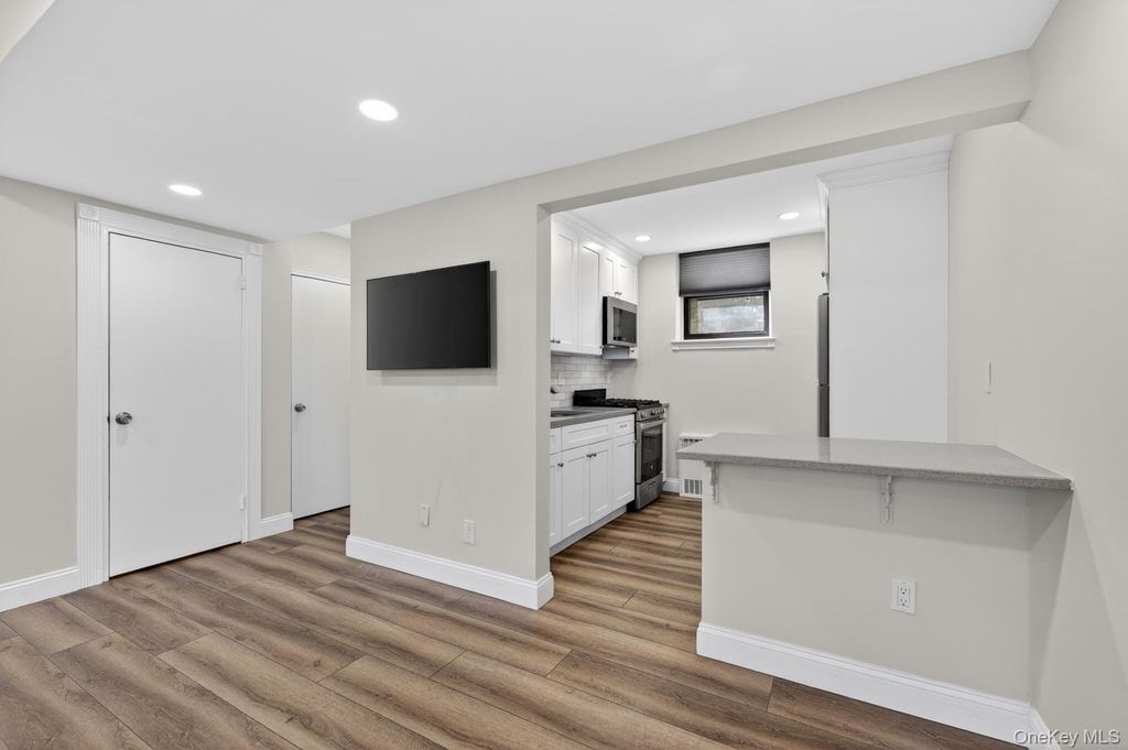 319 Main Street - Photo 8