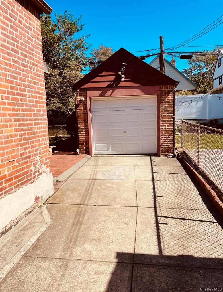 5003 Bell Boulevard - Photo 1