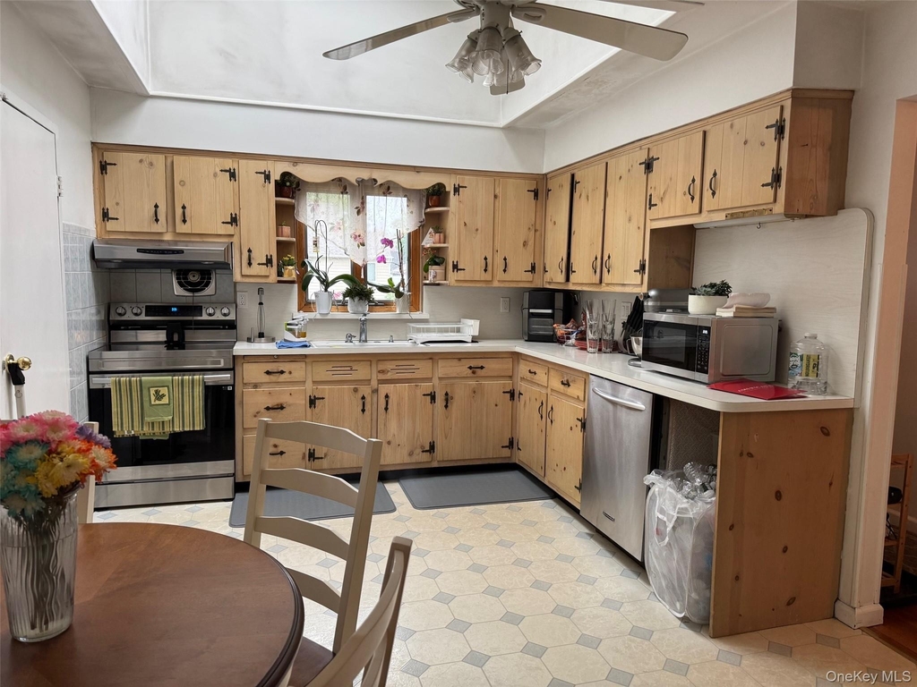 32 Brooklyn Street - Photo 1