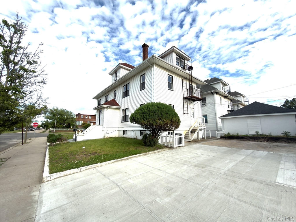 302 West Hudson - Photo 7