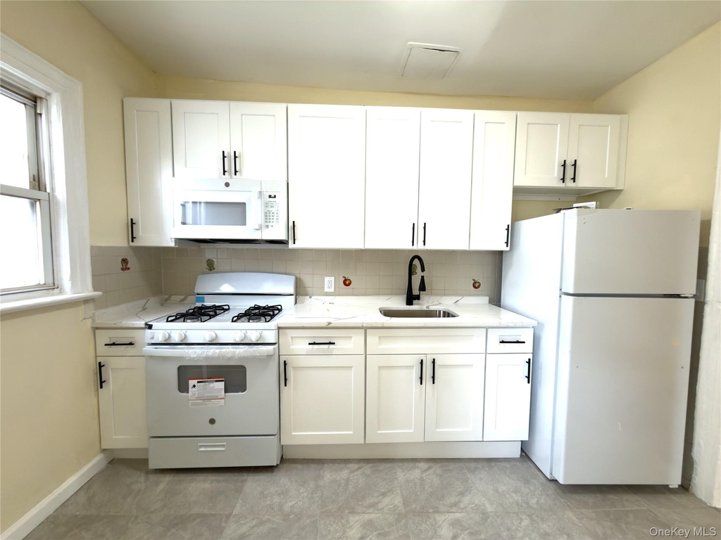 302 West Hudson - Photo 10