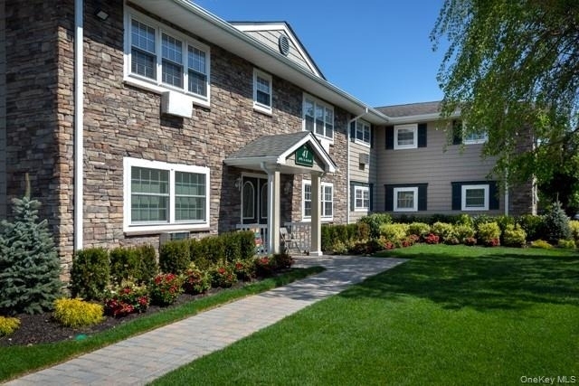 819 Long Island Avenue - Photo 1
