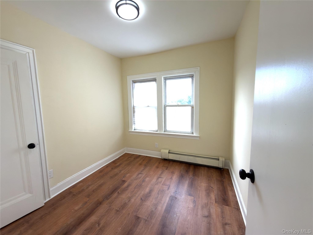 517 Laurelton Blvd - Photo 14