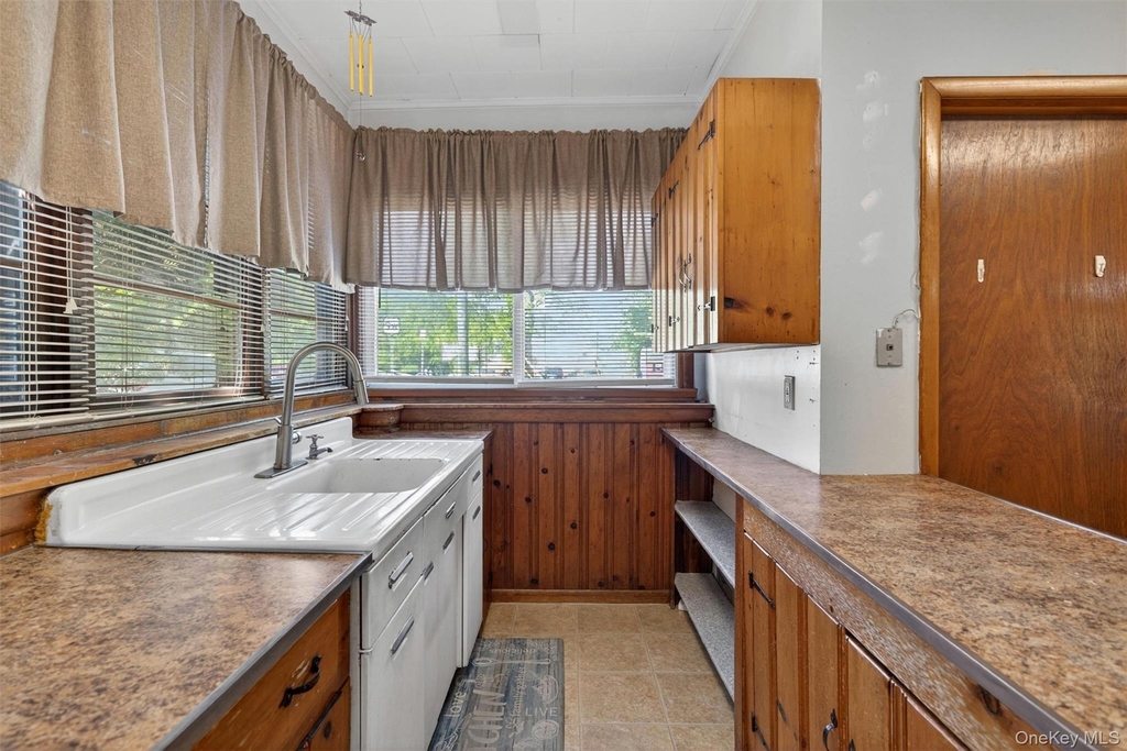 4 Montgomery Road - Photo 8
