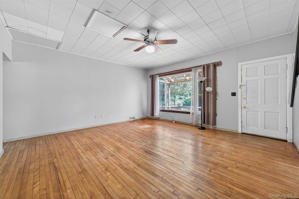 4 Montgomery Road - Photo 3