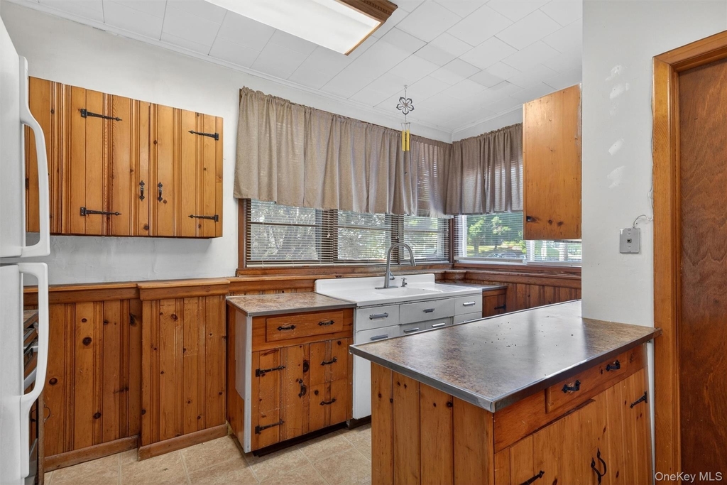 4 Montgomery Road - Photo 7