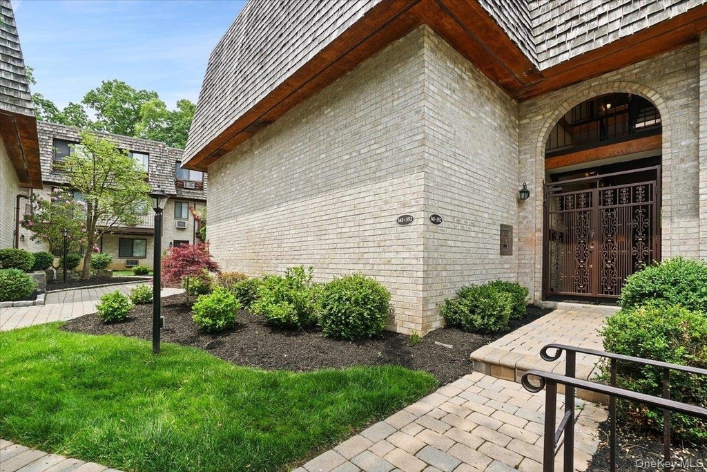 555 Central Park Avenue - Photo 15