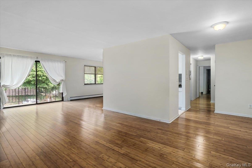 555 Central Park Avenue - Photo 1