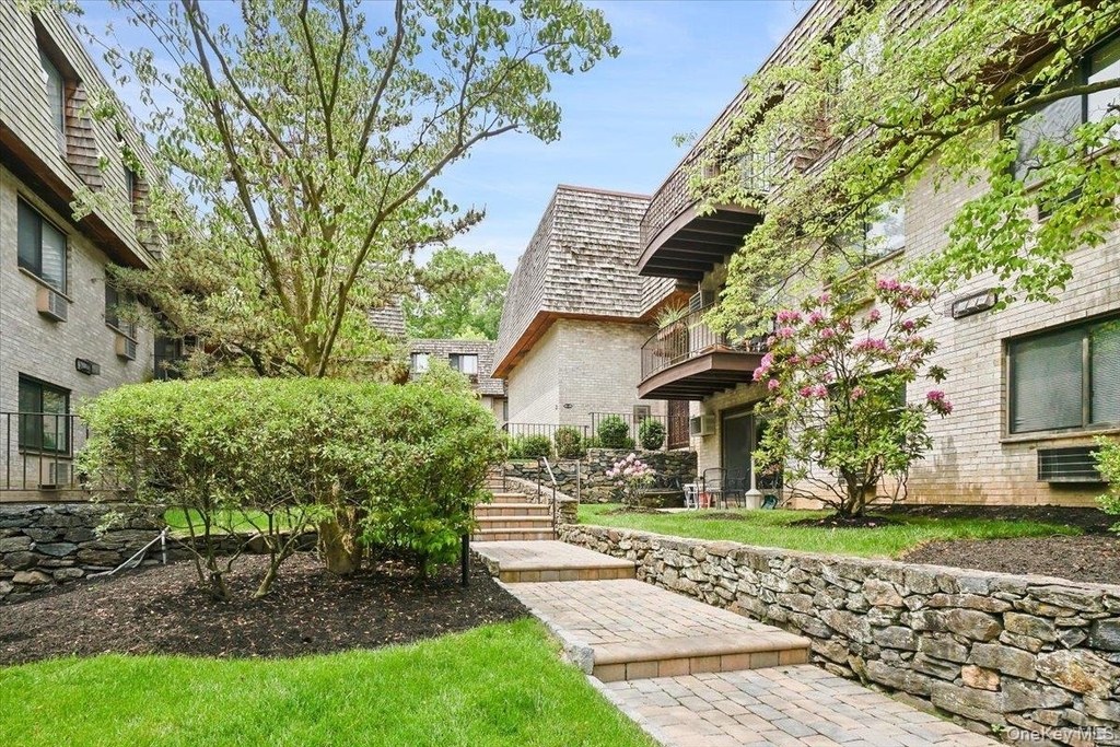 555 Central Park Avenue - Photo 16