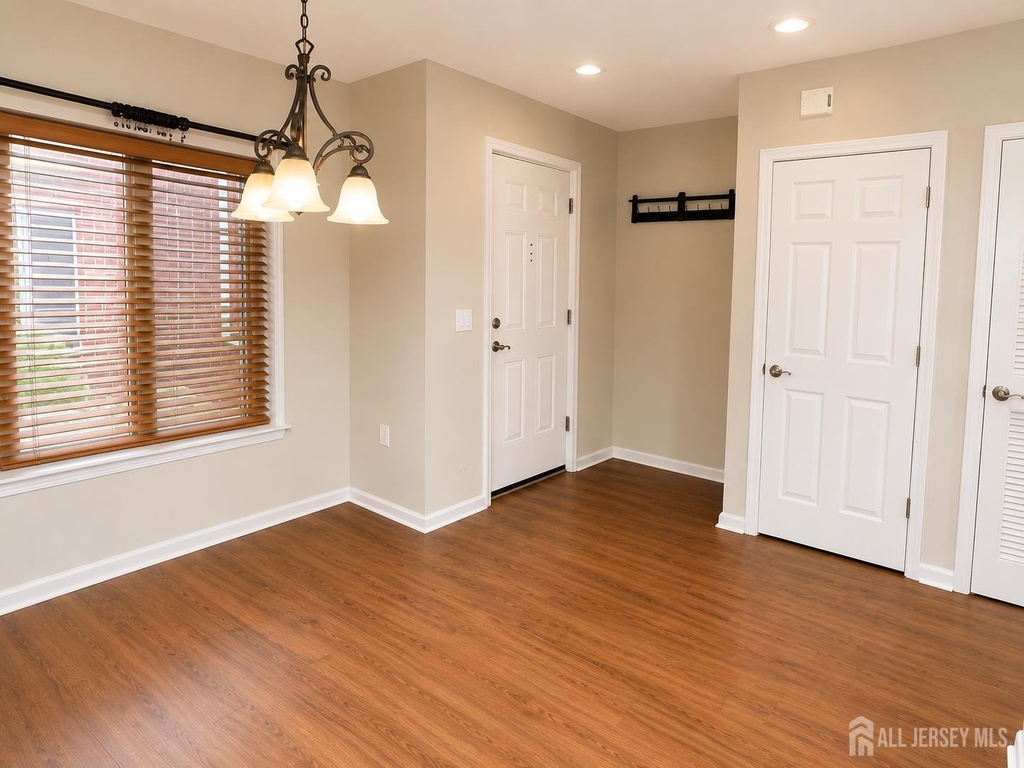 368 Rector Street - Photo 2