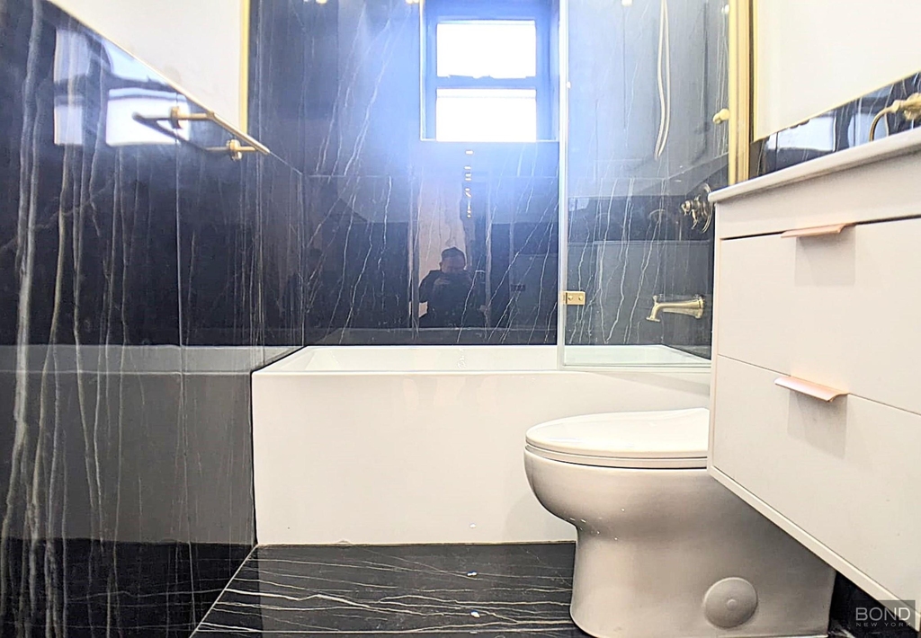 335 Crown Street - Photo 4