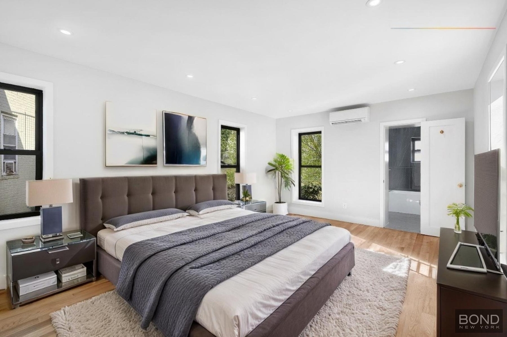 335 Crown Street - Photo 2