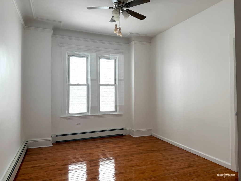 1918 Cortelyou Road - Photo 7