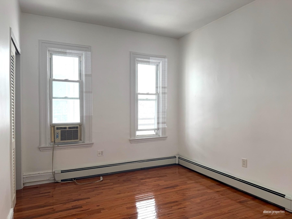 1918 Cortelyou Road - Photo 9