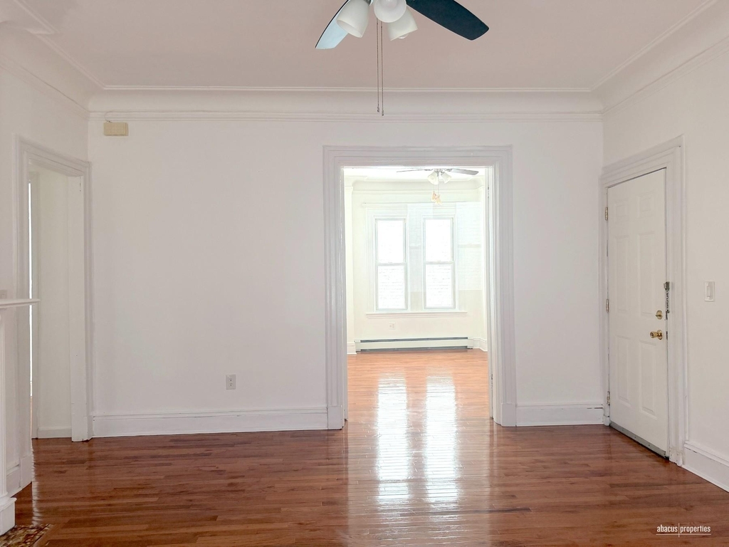 1918 Cortelyou Road - Photo 4