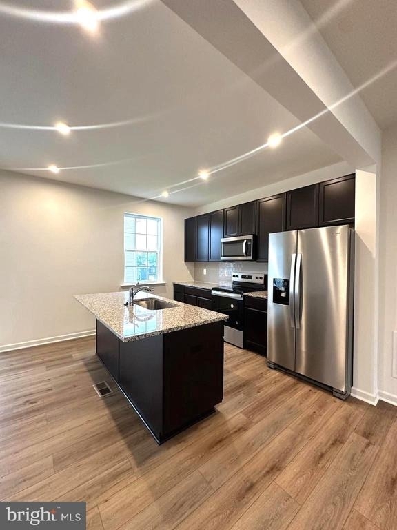 93 Stafford Pl - Photo 4