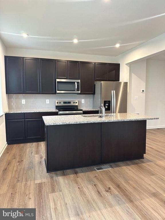93 Stafford Pl - Photo 3