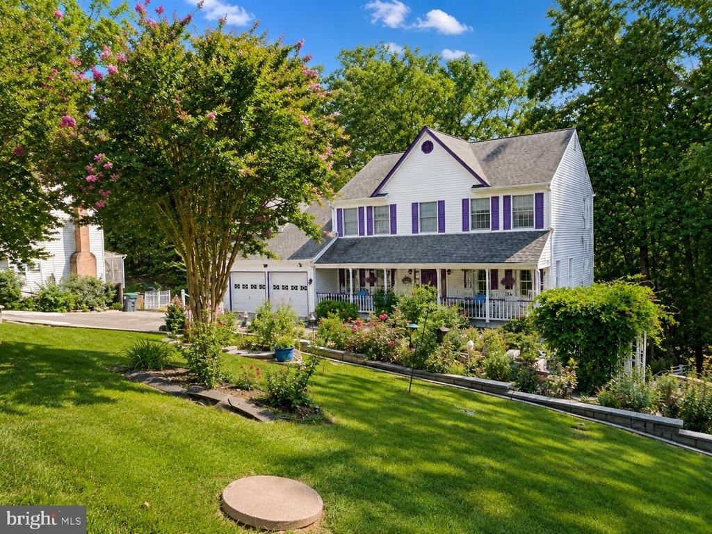 216 Stern Cove - Photo 0