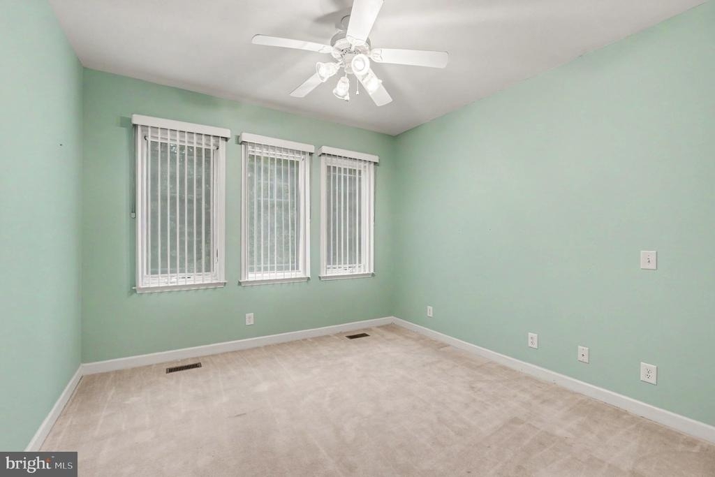 10 Piper Place - Photo 33