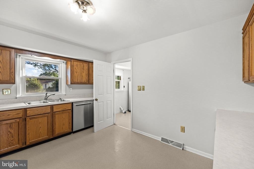 308 Butternut Drive - Photo 5