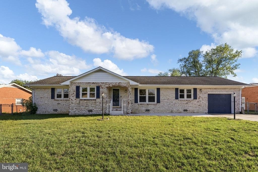 308 Butternut Drive - Photo 0