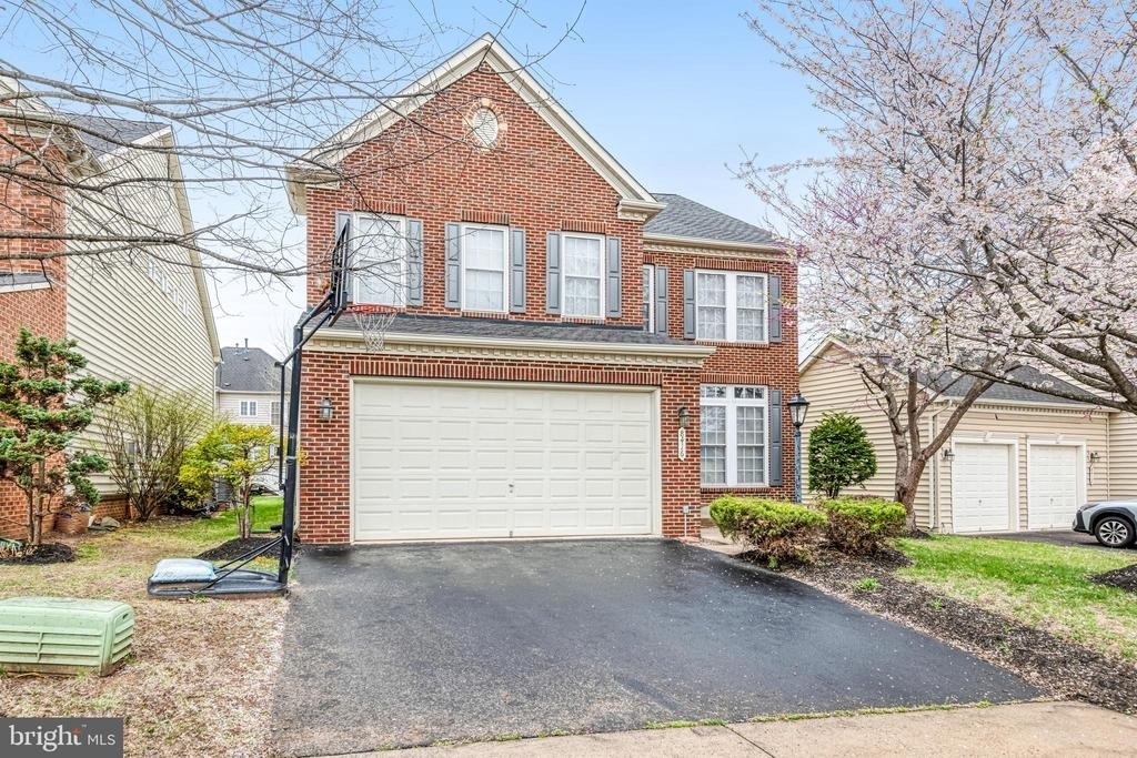 8416 Churchside Drive - Photo 4