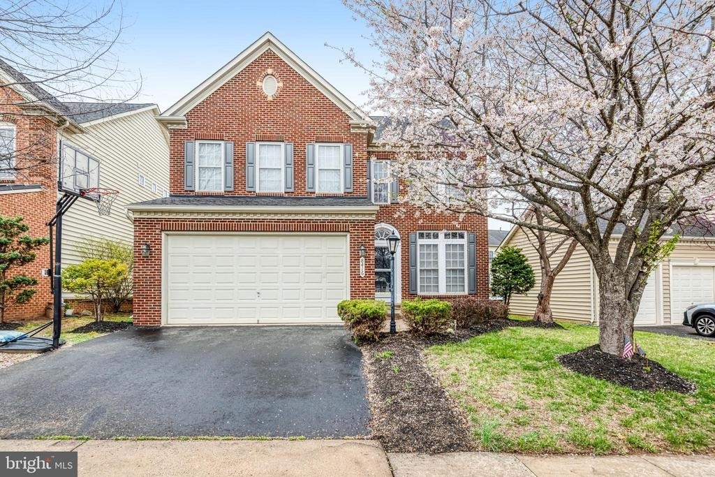 8416 Churchside Drive - Photo 3