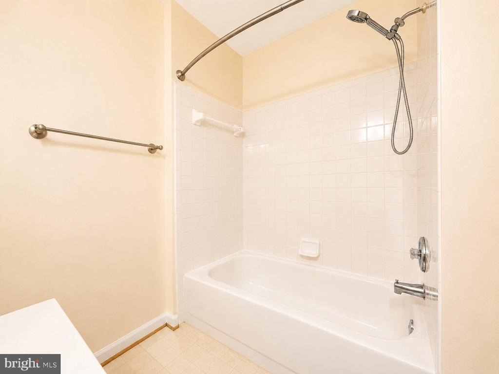 8268 Vermont Place - Photo 15