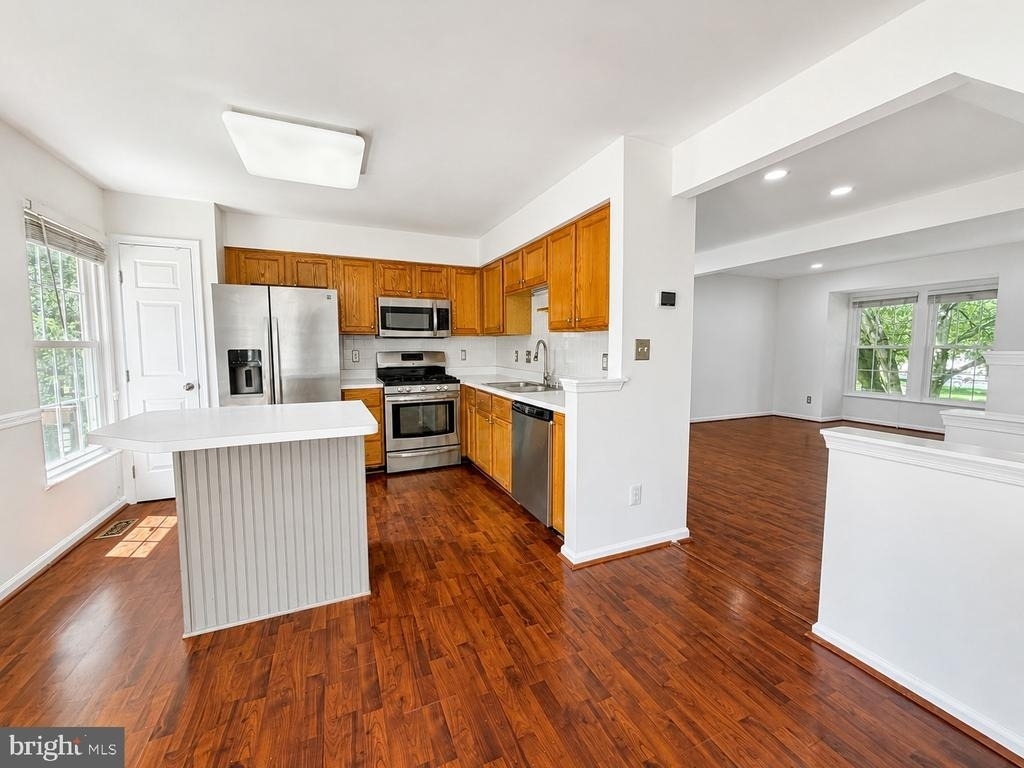 8268 Vermont Place - Photo 3