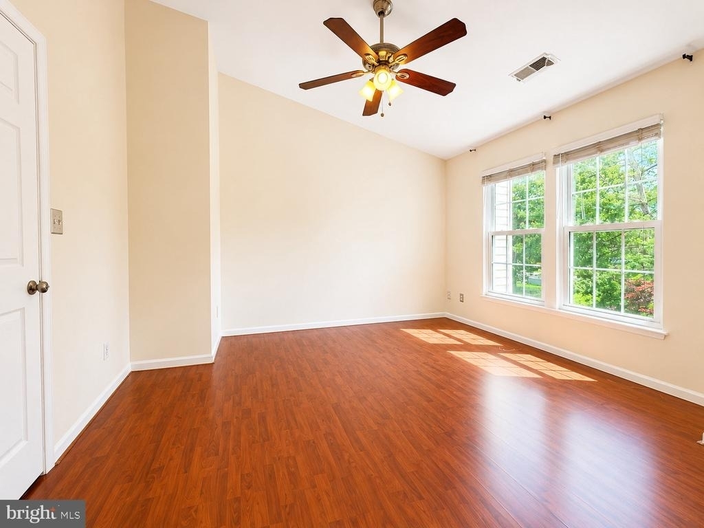 8268 Vermont Place - Photo 9