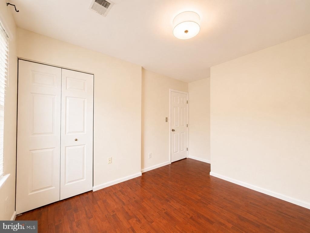 8268 Vermont Place - Photo 18