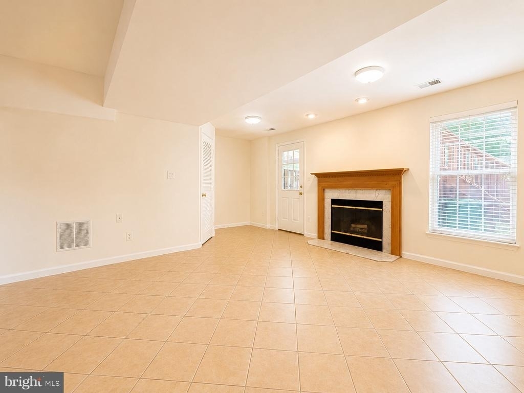 8268 Vermont Place - Photo 20