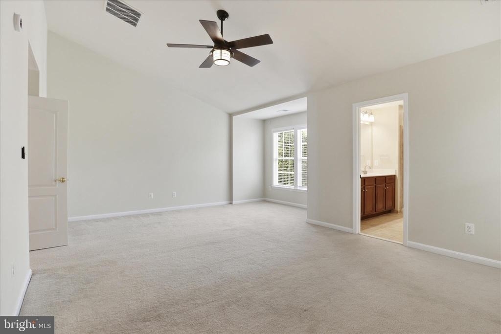21927 Bayard Terrace - Photo 18