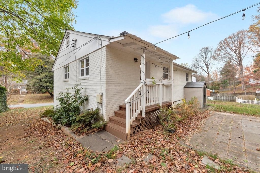 3825 Larchwood Road - Photo 28